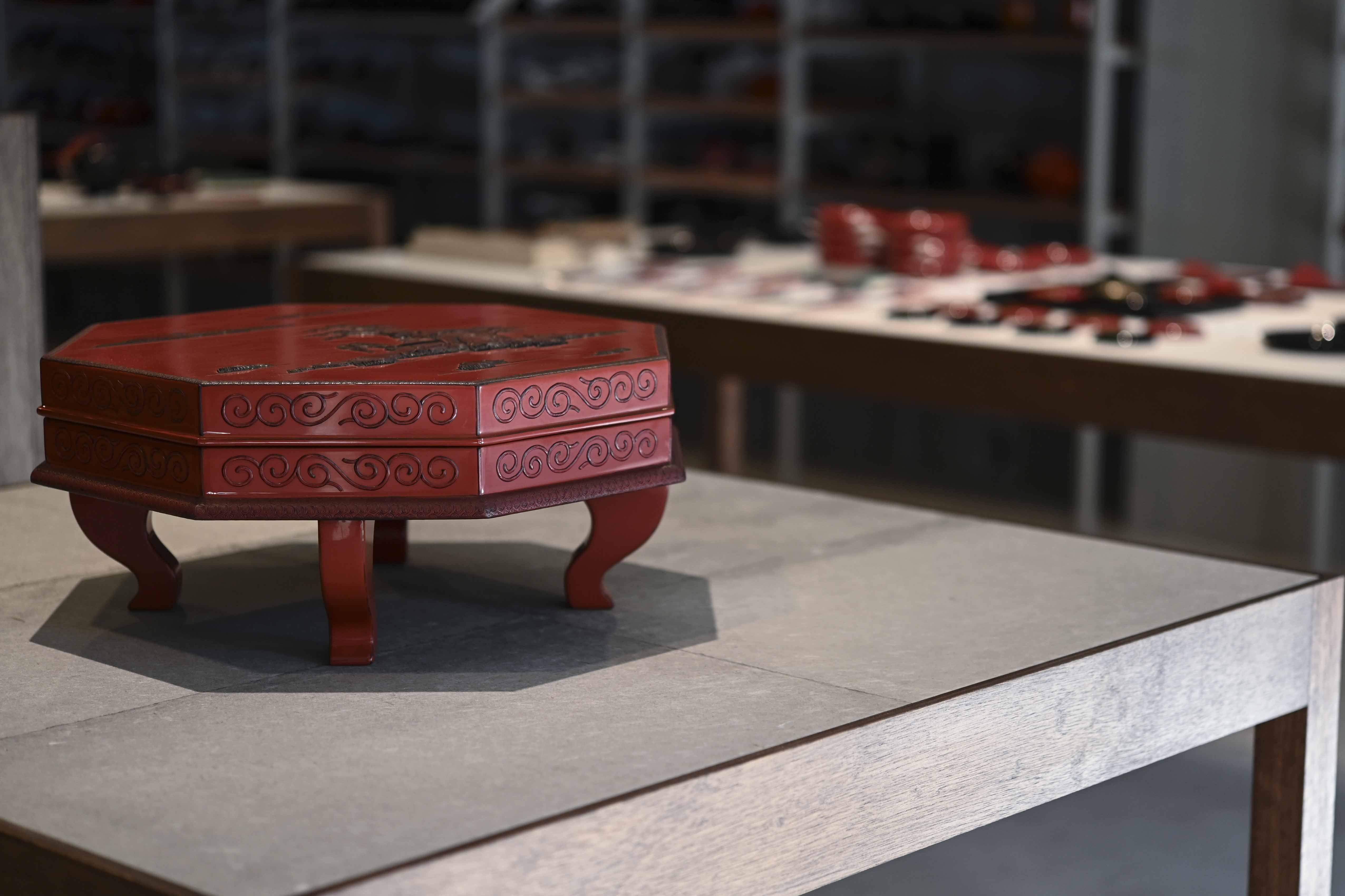 TSUTO(つと) 角萬漆器 02